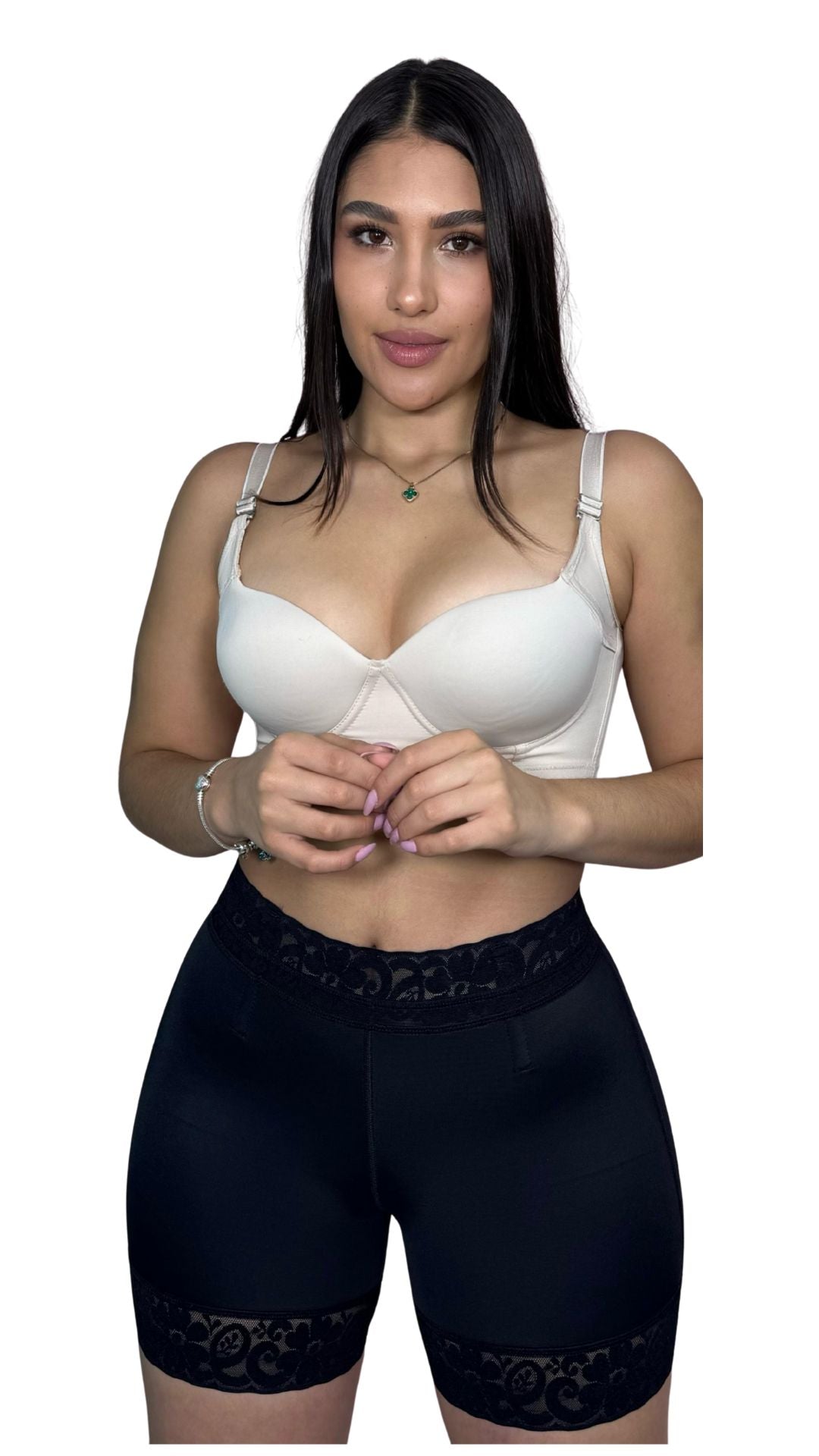 FAJA SHORT LEVANTA COLA SIN COSTURAS EN COLA Y VARILLAS DELANTERAS Y TRASERAS