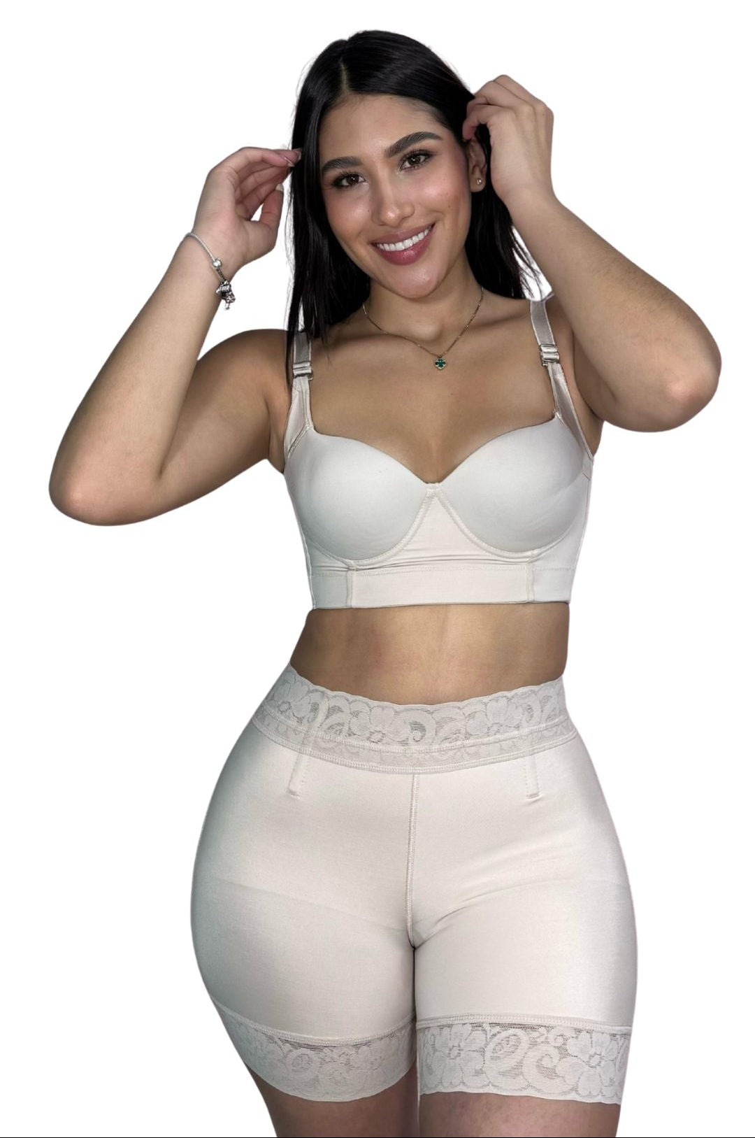 FAJA SHORT LEVANTA COLA SIN COSTURAS EN COLA Y VARILLAS DELANTERAS Y TRASERAS